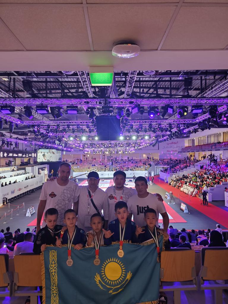 Әлем чемпионатының күміс медаль иегері атанды!