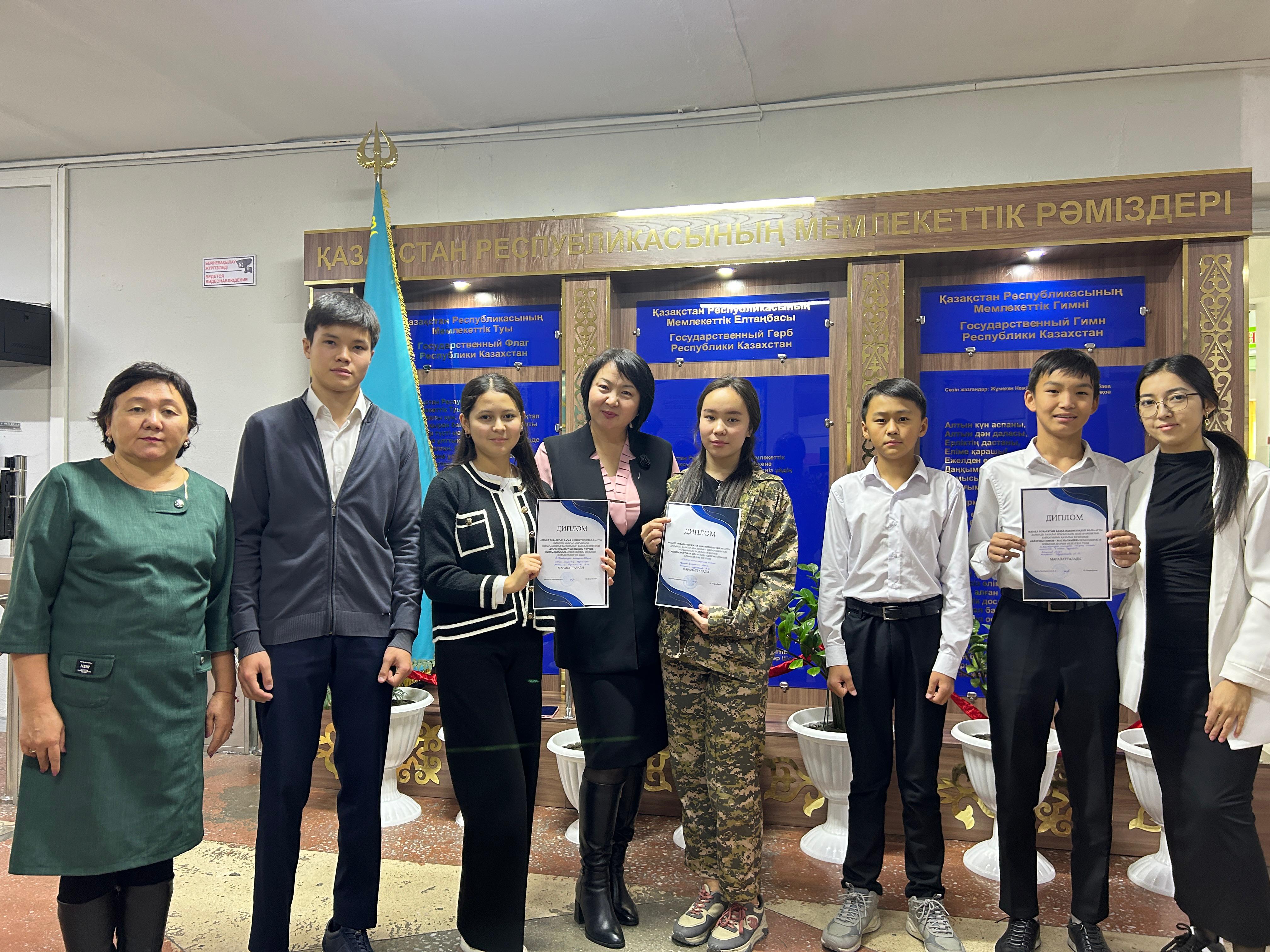 “Кемел Тоқаевтың қазақ әдебиетіндегі рөлі” байқауында топ жардық!