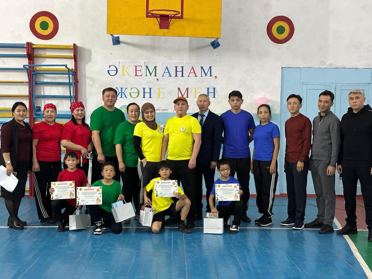 👨‍👩‍👦 Отбасы – бірлік пен қуаттың бастауы! 💫